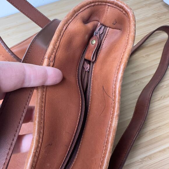 Nine West Leather Shoulder Bag Purse Hand Painted Blue Crab Coastal Marine Beach - Picture 6 of 16